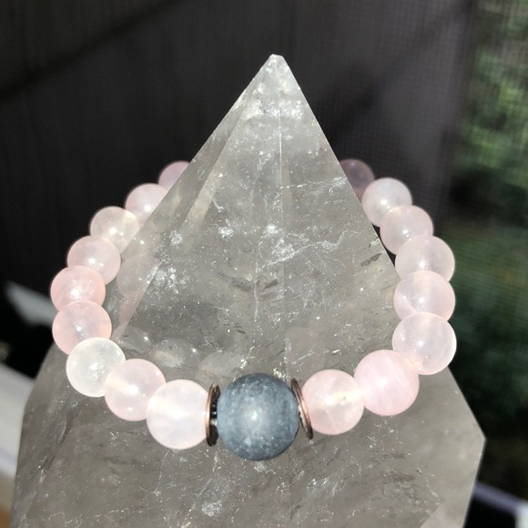 • LOVE • Rose Quartz + Shungite Bracelet - Picture 7 of 10